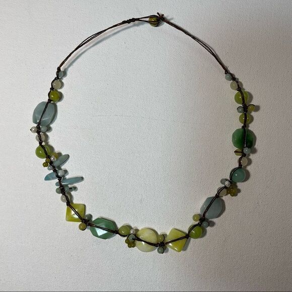 Gemstone and leather wrapped necklace - Picture 7 of 8